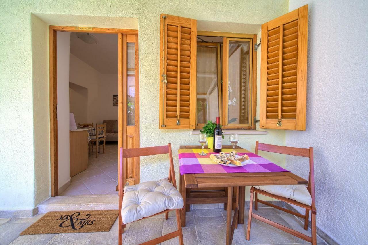 Hrast Apartment Krk Town Bagian luar foto