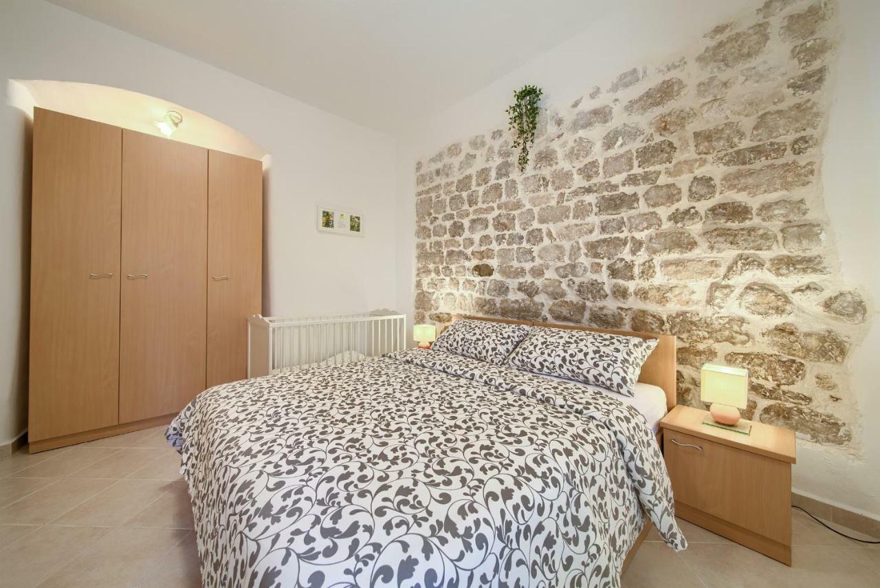 Hrast Apartment Krk Town Bagian luar foto